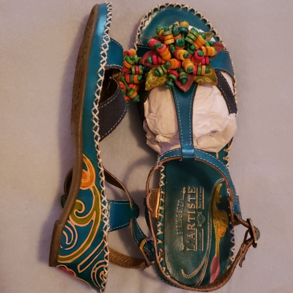 L'Artiste by Spring Step Pakuna